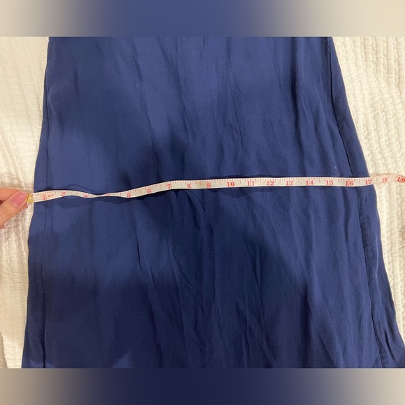 Aritzia MIDI Skirt Navy size 0 - Picture 4 of 6